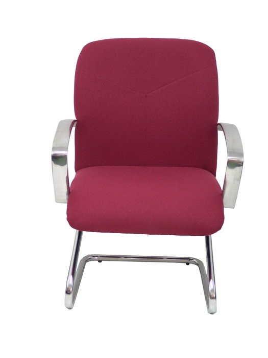 Silla Caudete confidente tapizada con Tela color Granate. Brazos fijos