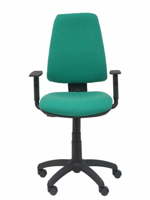 Silla de oficina Elche con mecanismo Contacto permanente básico tapizada con Tela color Verde esmeralda. Equipada con Base poliamida negra, Brazos 1D y Ruedas de nailon 50 mm