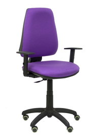 Silla de oficina Elche con mecanismo Contacto permanente básico tapizada con Tela color Lila. Equipada con Base poliamida negra, Brazos 1D y Ruedas de parqué