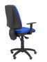 Silla de oficina Elche con mecanismo Asincro tapizada con Tela color Azul. Equipada con Base poliamida negra, Brazos 1D y Ruedas de parqué