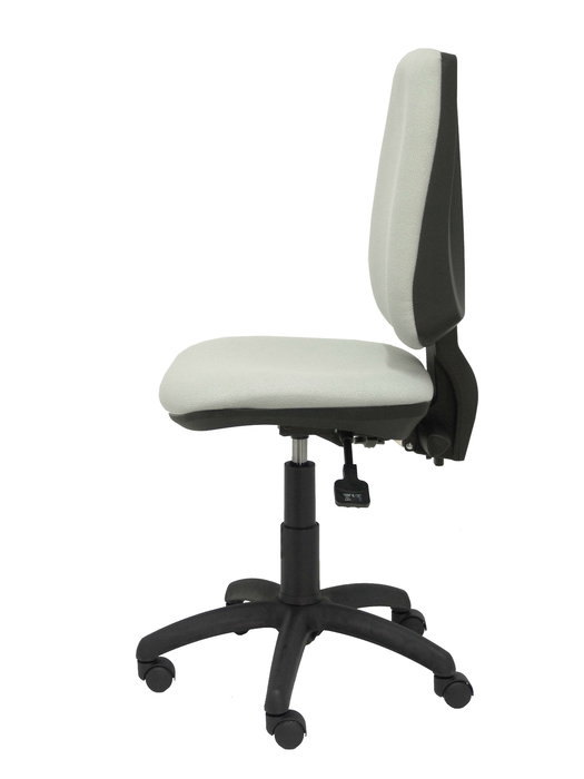 Silla de oficina Elche con mecanismo Asincro tapizada con Tela color Gris. Equipada con Base poliamida negra, Sin brazos y Ruedas de nailon 50 mm