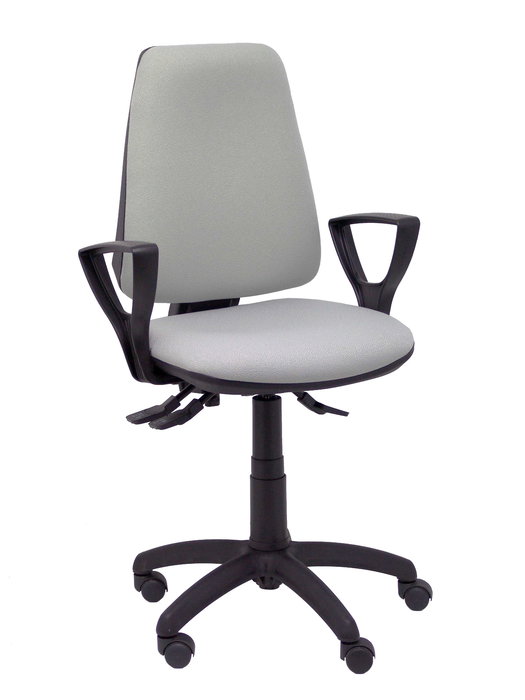 Silla de oficina Elche con mecanismo Asincro tapizada con Tela color Gris. Equipada con Base poliamida negra, Brazos fijos y Ruedas de nailon 50 mm Silla de oficina Elche con mecanismo Asincro tapizada con Tela color Gris. Equipada con Base poliamida negra, Brazos fijos y Ruedas de nailon 50 mm