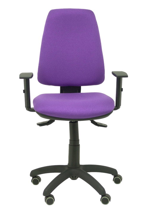 Silla de oficina Elche con mecanismo Asincro tapizada con Tela color Lila. Equipada con Base poliamida negra, Brazos 1D y Ruedas de parqué