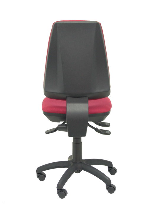 Silla de oficina Elche con mecanismo Asincro tapizada con Tela color Granate. Equipada con Base poliamida negra, Sin brazos y Ruedas de nailon 50 mm