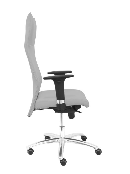 Sillón Albacete con mecanismo Sincro tapizada con Tela color Gris claro. Equipado con Base aluminio, Brazos 1D y Ruedas de parqué