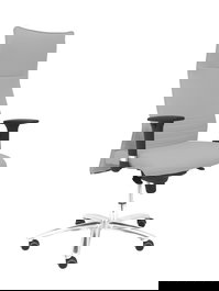 Sillón Albacete con mecanismo Sincro tapizada con Tela color Gris claro. Equipado con Base aluminio, Brazos 1D y Ruedas de parqué