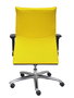 Silla Albacete confidente con mecanismo Sincro tapizada con Tela color Amarillo. Equipada con Base aluminio, Brazos 1D y Ruedas de parqué