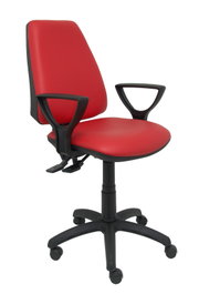 Silla de oficina Elche con mecanismo Asincro tapizada con Similpiel color Rojo. Equipada con Base poliamida negra, Brazos fijos y Ruedas de nailon 50 mm