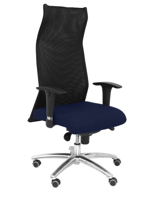 Sillón Albacete con mecanismo Sincro tapizada con Tela color Azul marino y malla color Negro. Equipado con Base aluminio, Brazos 1D y Ruedas de parqué Sillón Albacete con mecanismo Sincro tapizada con Tela color Azul marino y malla color Negro. Equipado con Base aluminio, Brazos 1D y Ruedas de parqué