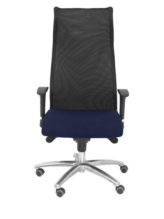 Sillón Albacete con mecanismo Sincro tapizada con Tela color Azul marino y malla color Negro. Equipado con Base aluminio, Brazos 1D y Ruedas de parqué Sillón Albacete con mecanismo Sincro tapizada con Tela color Azul marino y malla color Negro. Equipado con Base aluminio, Brazos 1D y Ruedas de parqué