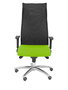 Sillón Albacete con mecanismo Sincro tapizada con Tela color Pistacho y malla color Negro. Equipado con Base aluminio, Brazos 1D y Ruedas de parqué