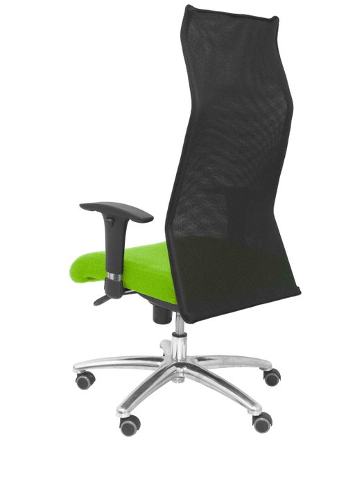 Sillón Albacete con mecanismo Sincro tapizada con Tela color Pistacho y malla color Negro. Equipado con Base aluminio, Brazos 1D y Ruedas de parqué Sillón Albacete con mecanismo Sincro tapizada con Tela color Pistacho y malla color Negro. Equipado con Base aluminio, Brazos 1D y Ruedas de parqué