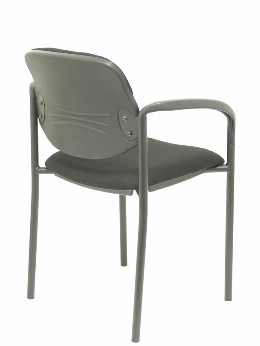 Silla Styl tapizada con Tela color Negro. Brazos fijos