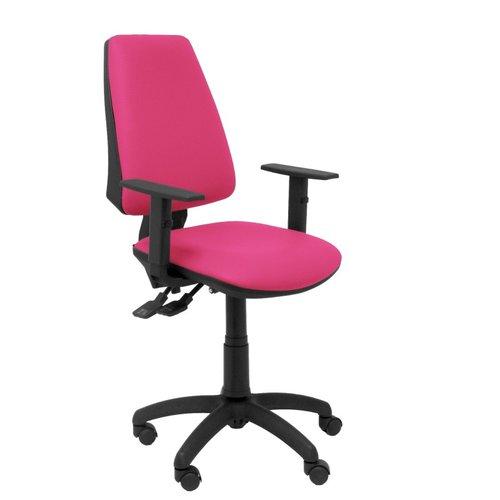 Silla de oficina Elche con mecanismo Asincro tapizada con Similpiel color Rosa. Equipada con Base poliamida negra, Brazos 1D y Ruedas de nailon 50 mm Silla de oficina Elche con mecanismo Asincro tapizada con Similpiel color Rosa. Equipada con Base poliamida negra, Brazos 1D y Ruedas de nailon 50 mm