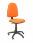 Silla de oficina Aýna con mecanismo Contacto permanente básico tapizada con Similpiel color Naranja. Equipada con Base poliamida negra, Sin brazos y Ruedas de parqué
