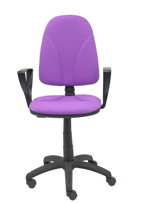 Silla de oficina Algarra con mecanismo Contacto permanente básico tapizada con Tela color Lila. Equipada con Base poliamida negra, Brazos fijos y Ruedas de nailon 50 mm