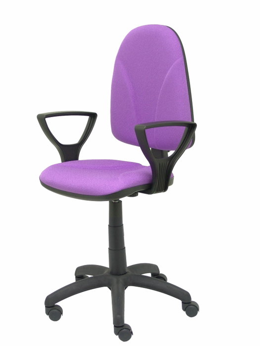 Silla de oficina Algarra con mecanismo Contacto permanente básico tapizada con Tela color Lila. Equipada con Base poliamida negra, Brazos fijos y Ruedas de nailon 50 mm