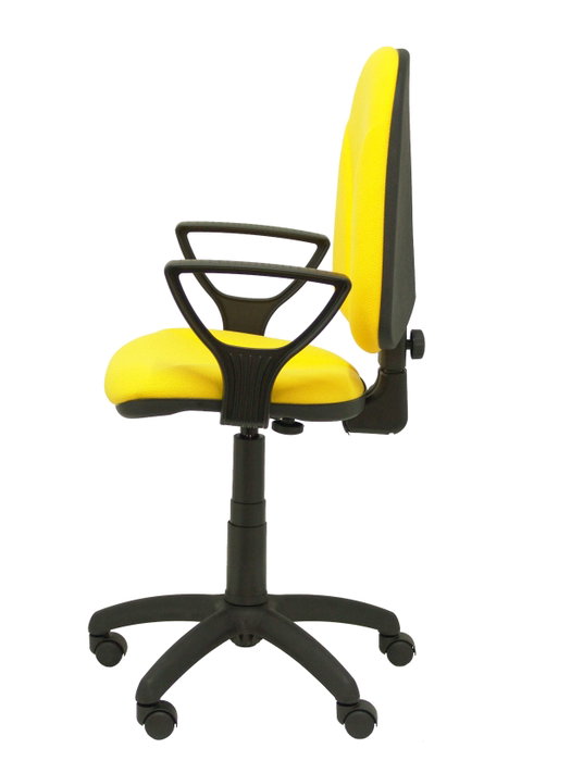 Silla de oficina Algarra con mecanismo Contacto permanente básico tapizada con Tela color Amarillo. Equipada con Base poliamida negra, Brazos fijos y Ruedas de nailon 50 mm