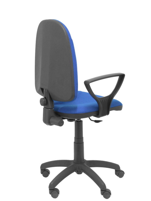 Silla de oficina Algarra con mecanismo Contacto permanente básico tapizada con Tela color Azul. Equipada con Base poliamida negra, Brazos fijos y Ruedas de nailon 50 mm