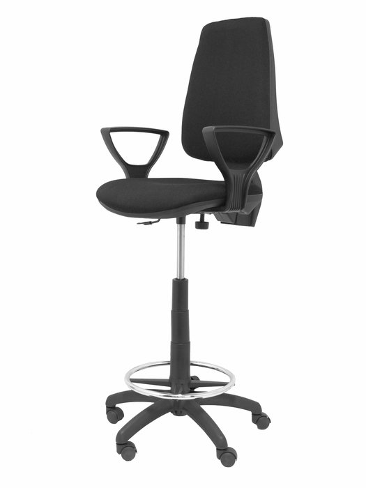 Taburete Elche con mecanismo Contacto permanente básico tapizada con Tela color Negro. Equipado con Base poliamida negra, Brazos fijos y Ruedas de nailon 50 mm