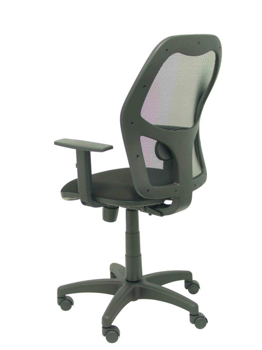 PIQUERAS Y CRESPO Silla Alocén con mecanismo Sincro, malla negra y asiento Bali