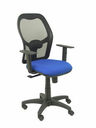 Silla de oficina Alocén con mecanismo Sincro tapizada con Tela color Azul y malla color Negro. Equipada con lumbar 1D, Brazos 1D y Ruedas de nailon 50 mm