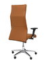 Sillón Albacete con mecanismo Sincro tapizada con Piel color Marrón. Equipado con Base aluminio, Brazos 1D y Ruedas de parqué