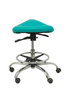 Taburete Zarza con mecanismo Basculante tapizada con Similpiel color No aplica y malla color Verde. Equipado con Base cromada, Sin brazos y Ruedas de parqué