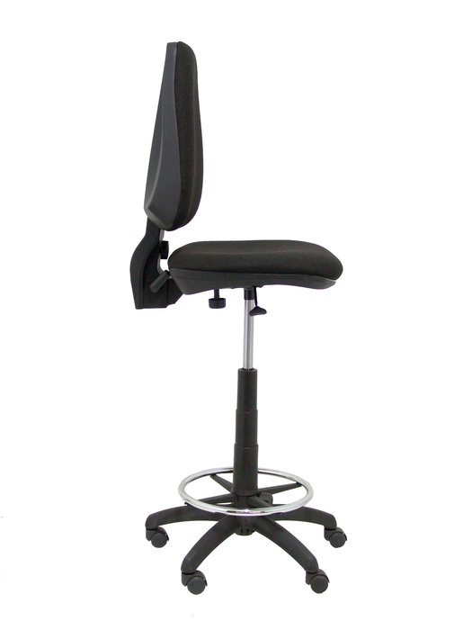 Taburete Elche con mecanismo Contacto permanente básico tapizada con Tela color Negro. Equipado con Base poliamida negra, Sin brazos y Ruedas de nailon 50 mm