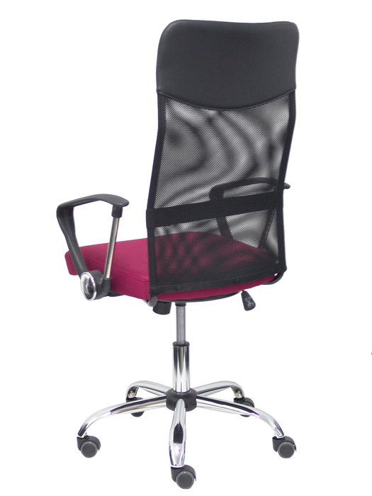 Silla de oficina Gontar con mecanismo Basculante tapizada con Tela color Granate y malla color Negro. Equipada con Base cromada, Brazos fijos y Ruedas de parqué