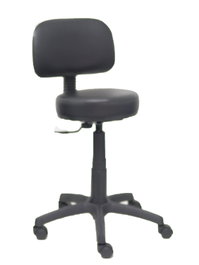 Silla de oficina Llanos con mecanismo Contacto lama tapizada con Similpiel color Negro. Equipada con Base poliamida negra, Sin brazos y Ruedas de nailon 50 mm