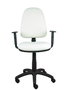 Silla de oficina Aýna con mecanismo Contacto permanente básico tapizada con Similpiel color Blanco. Equipada con Base poliamida negra, Brazos 1D y Ruedas de nailon 50 mm