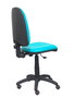 Silla de oficina Aýna con mecanismo Contacto permanente básico tapizada con Similpiel color Turquesa. Equipada con Base poliamida negra, Sin brazos y Ruedas de parqué