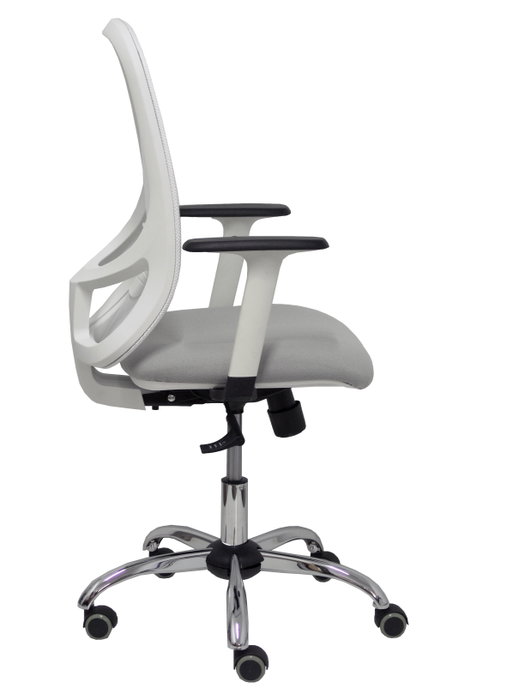 Silla de oficina Cilanco con mecanismo Sincro tapizada con Tela color Gris claro y malla color Blanco. Equipada con lumbar 1D, Brazos 1D y Ruedas de parqué