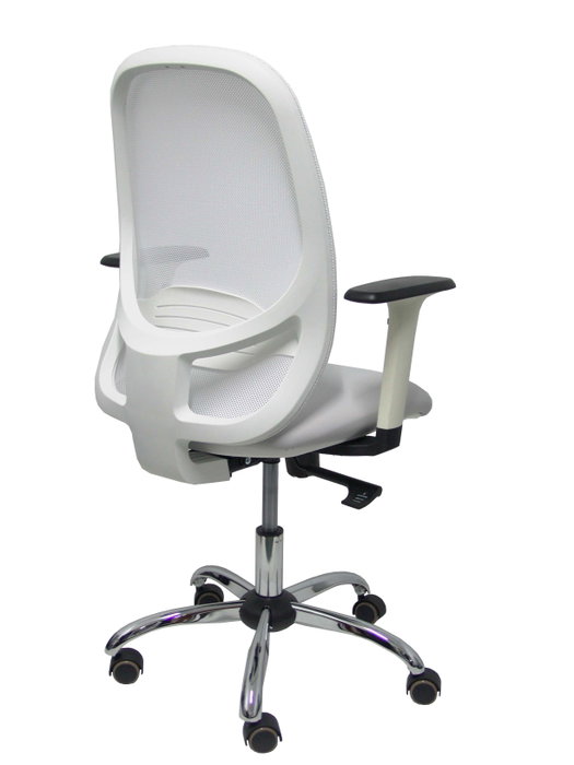 Silla de oficina Cilanco con mecanismo Sincro tapizada con Similpiel color Blanco. Equipada con lumbar 1D, Brazos 1D y Ruedas de parqué