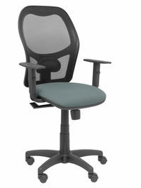 Silla de oficina Alocén con mecanismo Sincro tapizada con Tela color Gris y malla color Negro. Equipada con lumbar 1D, Brazos 1D y Ruedas de nailon 50 mm