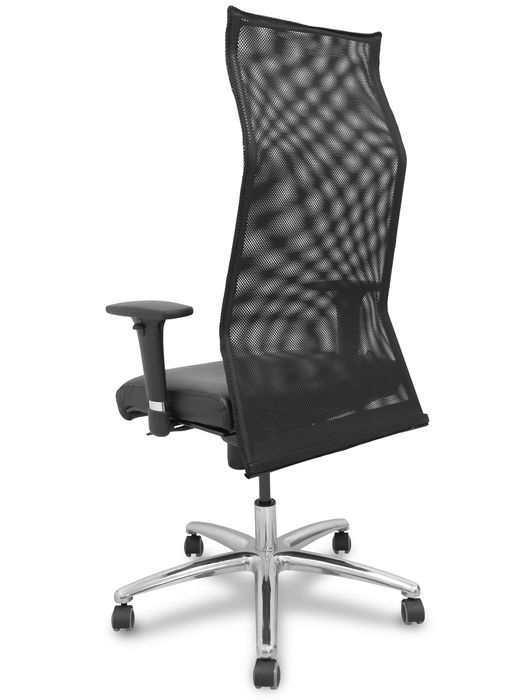 Sillón Albacete con mecanismo Sincro tapizada con Similpiel color Negro. Equipado con Base aluminio, Brazos 1D y Ruedas de parqué