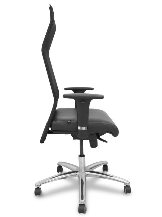 Sillón Albacete con mecanismo Sincro tapizada con Similpiel color Negro. Equipado con Base aluminio, Brazos 1D y Ruedas de parqué