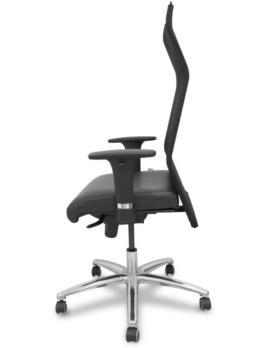 Sillón Albacete con mecanismo Sincro tapizada con Similpiel color Negro. Equipado con Base aluminio, Brazos 1D y Ruedas de parqué