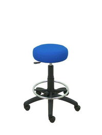 Taburete Tolosa con mecanismo Giratorio tapizada con Tela color No aplica y malla color Azul. Equipado con Base poliamida negra, Sin brazos y Ruedas de nailon 50 mm