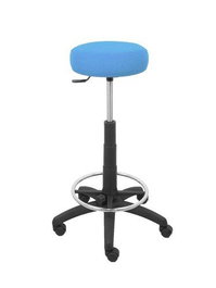 Taburete Tolosa con mecanismo Giratorio tapizada con Tela color No aplica y malla color Azul cielo. Equipado con Base poliamida negra, Sin brazos y Ruedas de nailon 50 mm