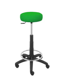 Taburete Tolosa con mecanismo Giratorio tapizada con Tela color No aplica y malla color Verde. Equipado con Base poliamida negra, Sin brazos y Ruedas de nailon 50 mm