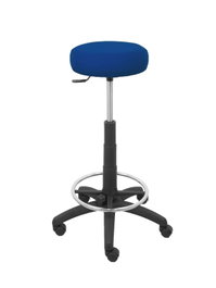 Taburete Tolosa con mecanismo Giratorio tapizada con Tela color No aplica y malla color Azul marino. Equipado con Base poliamida negra, Sin brazos y Ruedas de nailon 50 mm