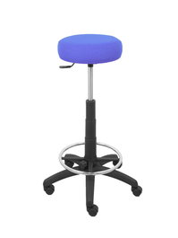 Taburete Tolosa con mecanismo Giratorio tapizada con Tela color No aplica y malla color Azul claro. Equipado con Base poliamida negra, Sin brazos y Ruedas de nailon 50 mm