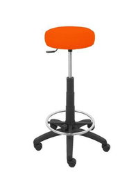 Taburete Tolosa con mecanismo Giratorio tapizada con Tela color No aplica y malla color Naranja oscuro. Equipado con Base poliamida negra, Sin brazos y Ruedas de nailon 50 mm