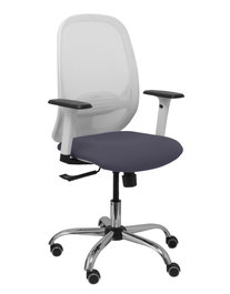 Silla de oficina Cilanco con mecanismo Sincro tapizada con Tela color Gris oscuro y malla color Blanco. Equipada con lumbar 1D, Brazos 1D y Ruedas de parqué