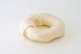Snackys Masticable Donut para Perro Piel Natural Altamente Digerible 8-9 cm 40 Unidades