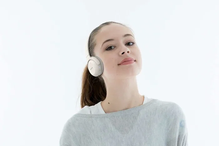 Philips TAUH202WT/00 Auriculares Inalámbricos Bluetooth Diadema Supraaural con Micrófono, Blancos, 15h Batería, Plegable