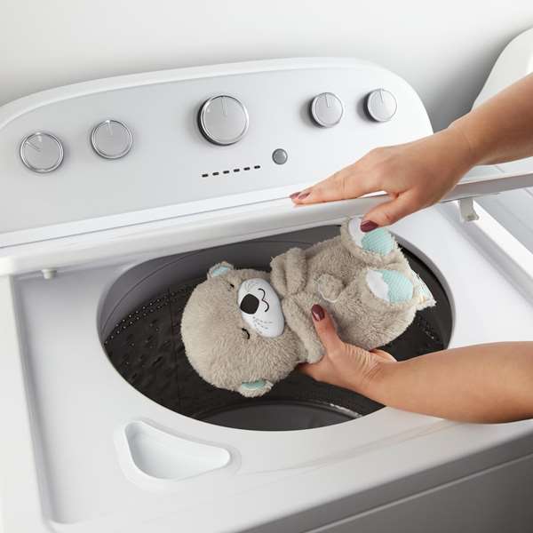 Mattel Peluche Relajación Nutria Hora de Dormir con Sonidos Relajantes y Barriga Movible para Bebés