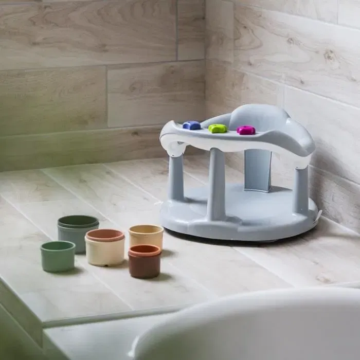 THERMOBABY Anillo de Baño Aquababy Gris Charme para Bebé con Juguetes Educativos y Ventosas de Seguridad